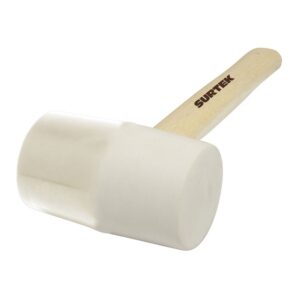 Mazo con cabeza de hule blanco con mango de madera de 14", 16 oz Surtek