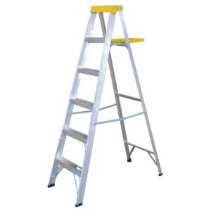 Escalera de tijera tipo III de aluminio y tapa plástica con 5 peldaños Surtek